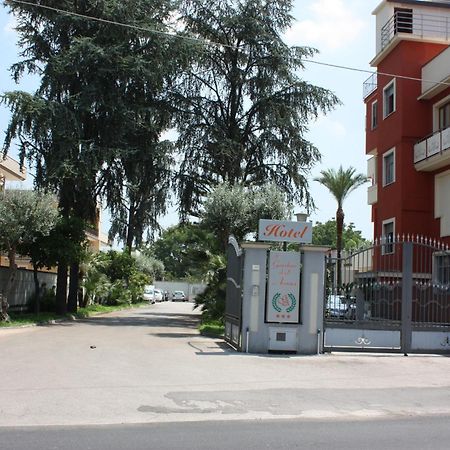 Hotel Il Giardino Degli Aranci 놀라 외부 사진