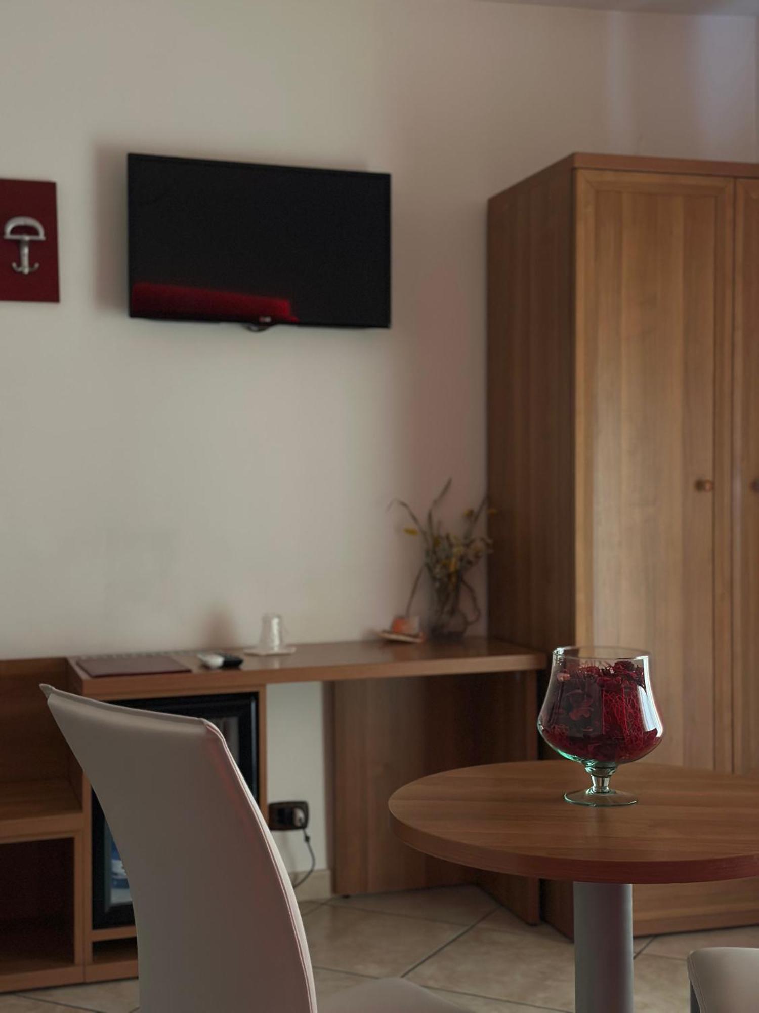 Hotel Il Giardino Degli Aranci 놀라 외부 사진
