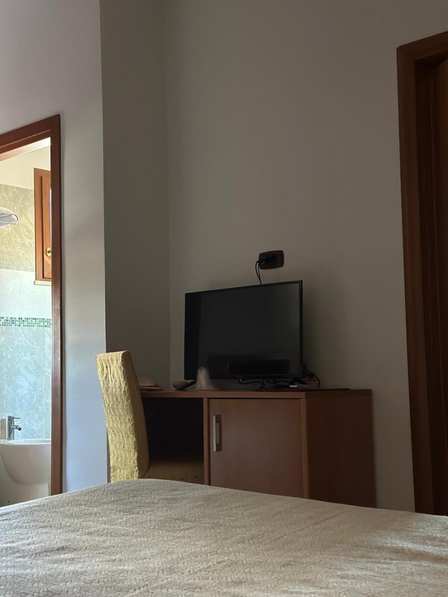 Hotel Il Giardino Degli Aranci 놀라 외부 사진
