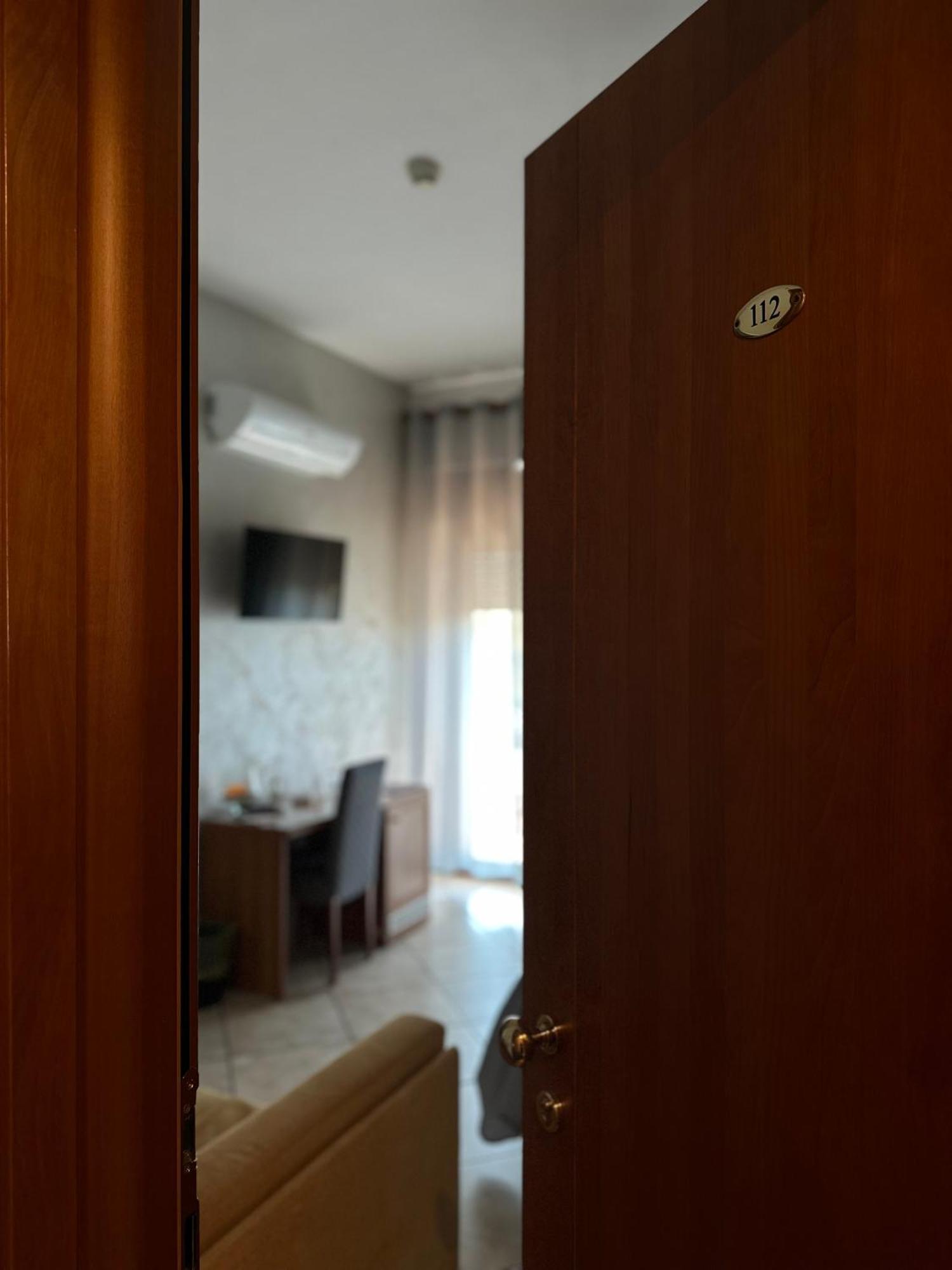 Hotel Il Giardino Degli Aranci 놀라 외부 사진