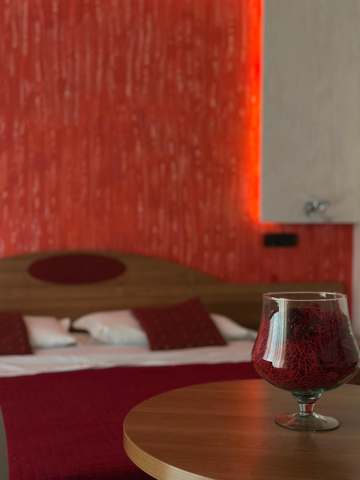 Hotel Il Giardino Degli Aranci 놀라 외부 사진