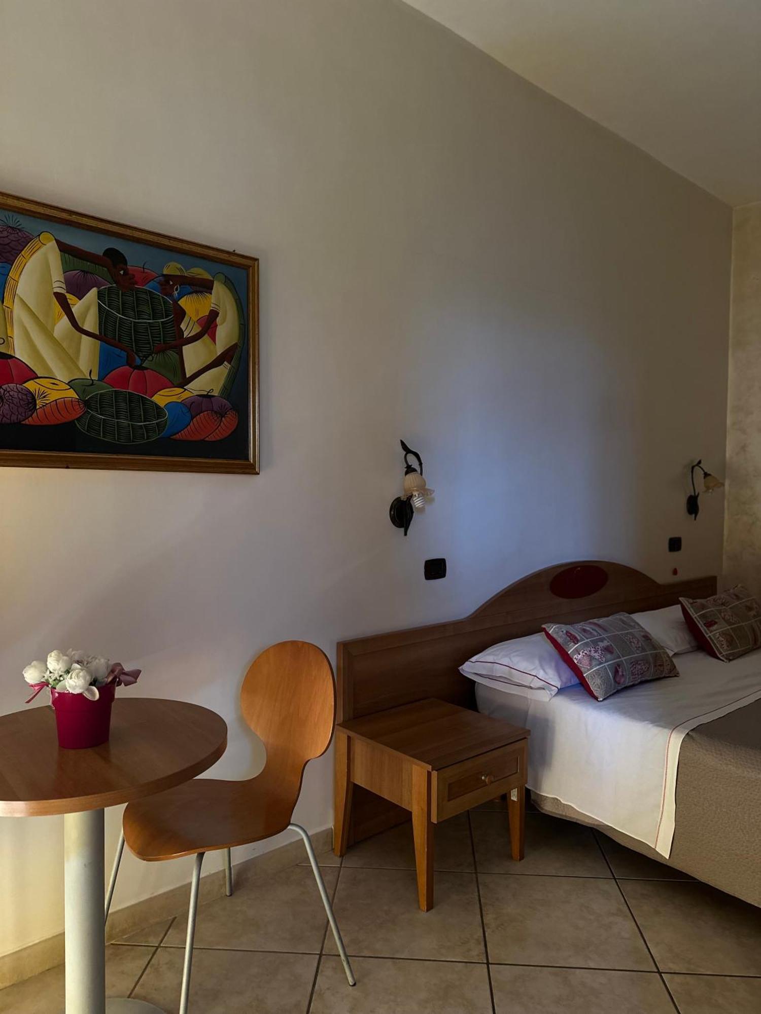Hotel Il Giardino Degli Aranci 놀라 외부 사진